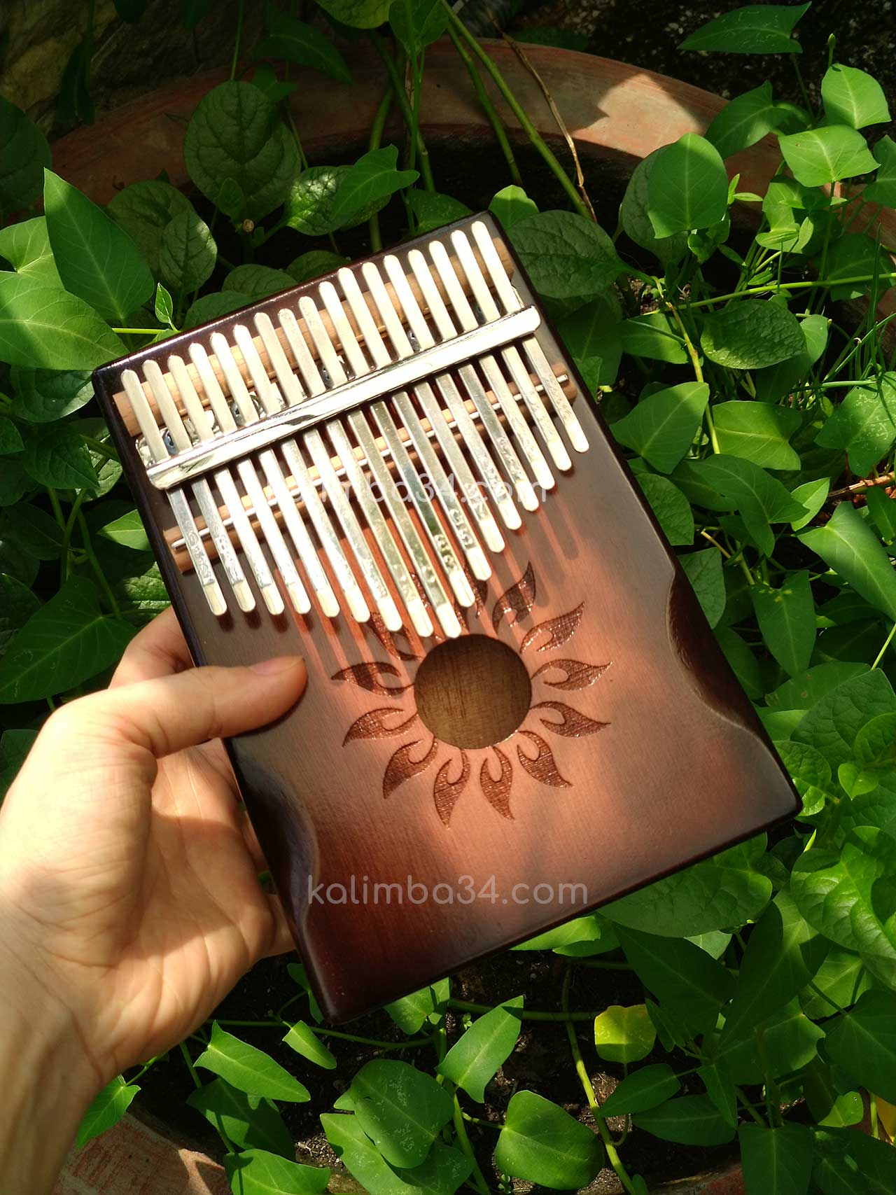 Đàn Kalimba 17 phím Hoa Mặt Trời Màu Nâu gỗ manhogany cao cấp 04