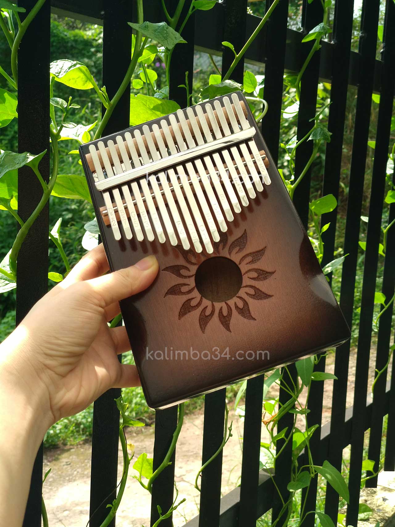 Đàn Kalimba 17 phím Hoa Mặt Trời Màu Nâu gỗ manhogany cao cấp 05