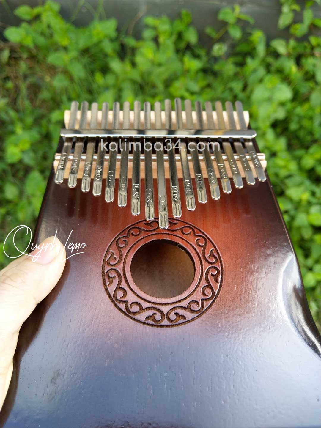 Đàn Kalimba 17 phím Hoa Văn Hình Tròn gỗ manhogany cao cấp 04
