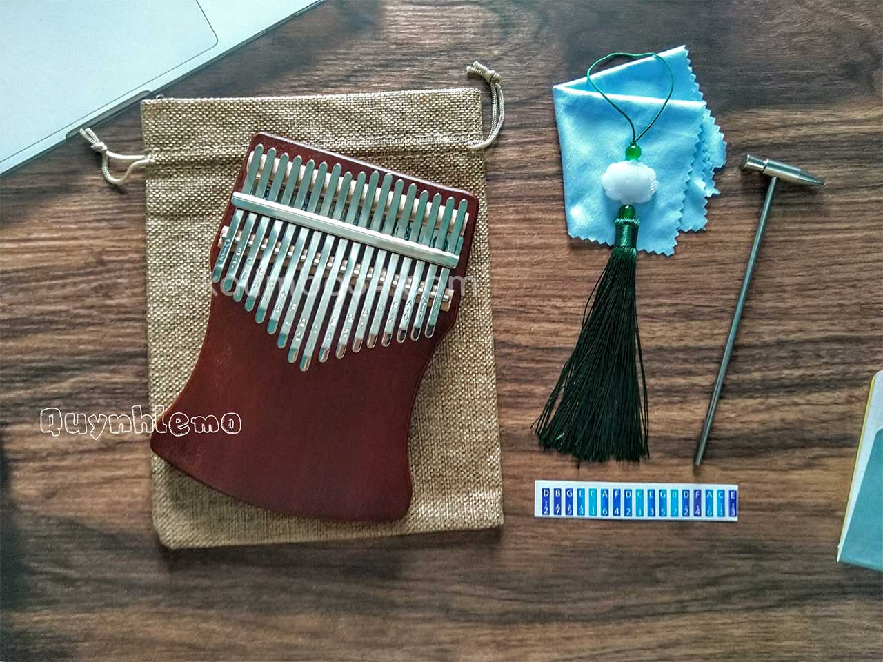Đàn Kalimba 17 phím gỗ Manhogany dáng khuyết 03