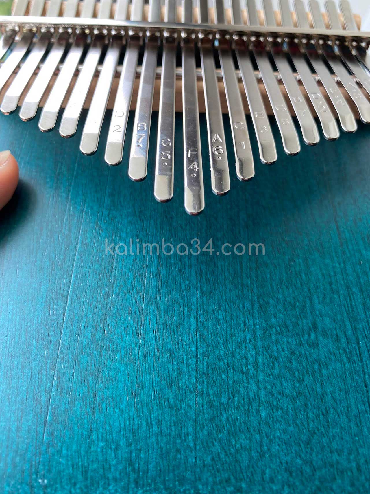 Đàn Kalimba 21 Phím - Gỗ Manhogany (Xanh) - Nguyên Khối - Gỗ Gụ 05
